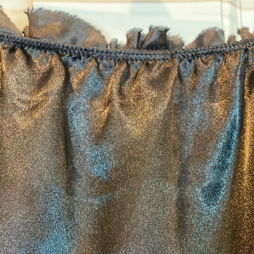 Cute Shiny Satin Strapless Ruffle Lined Top - Picture 6 of 9